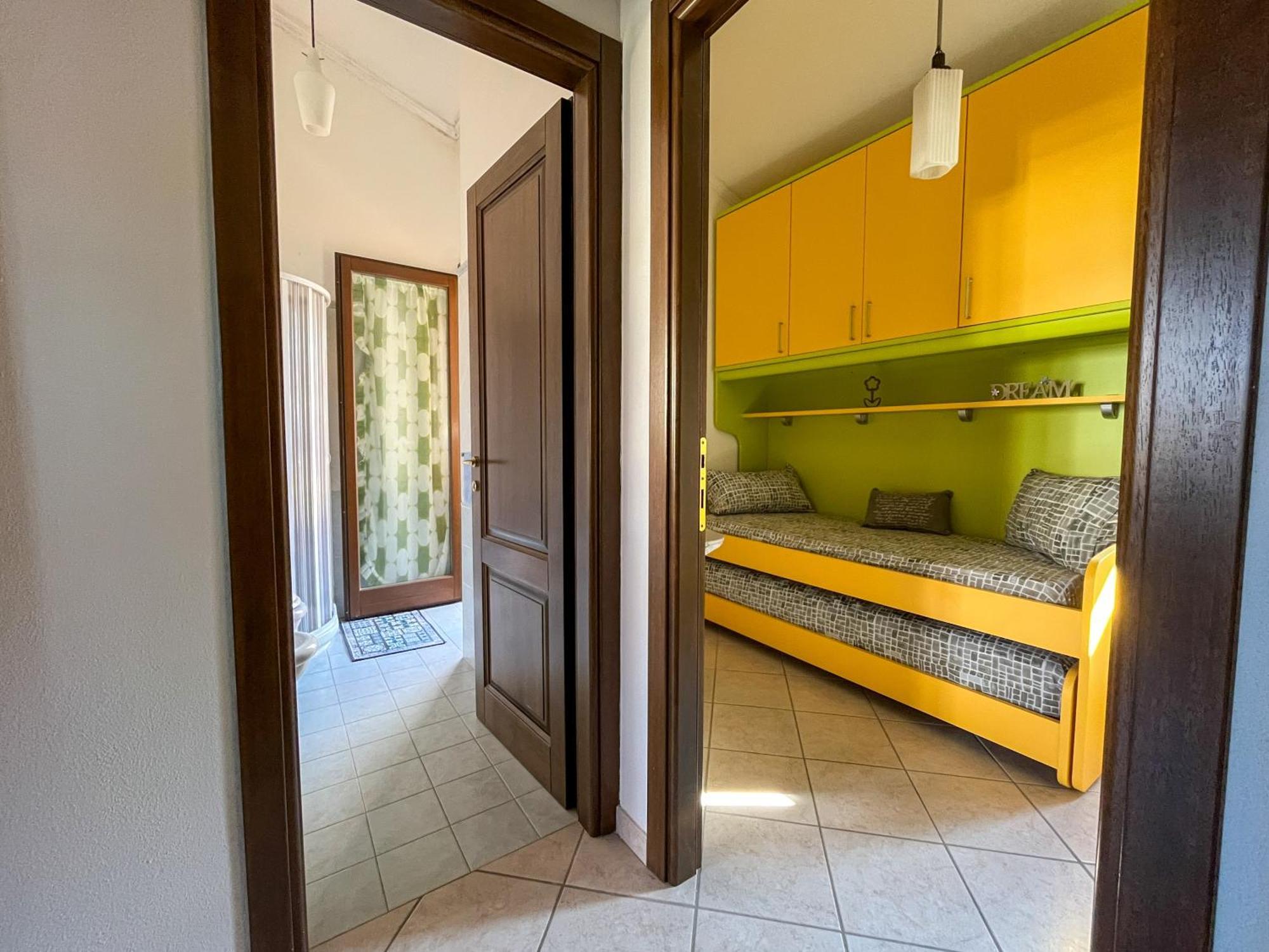 Appartamento Vacanze A 2 Piani Cabras Exterior photo