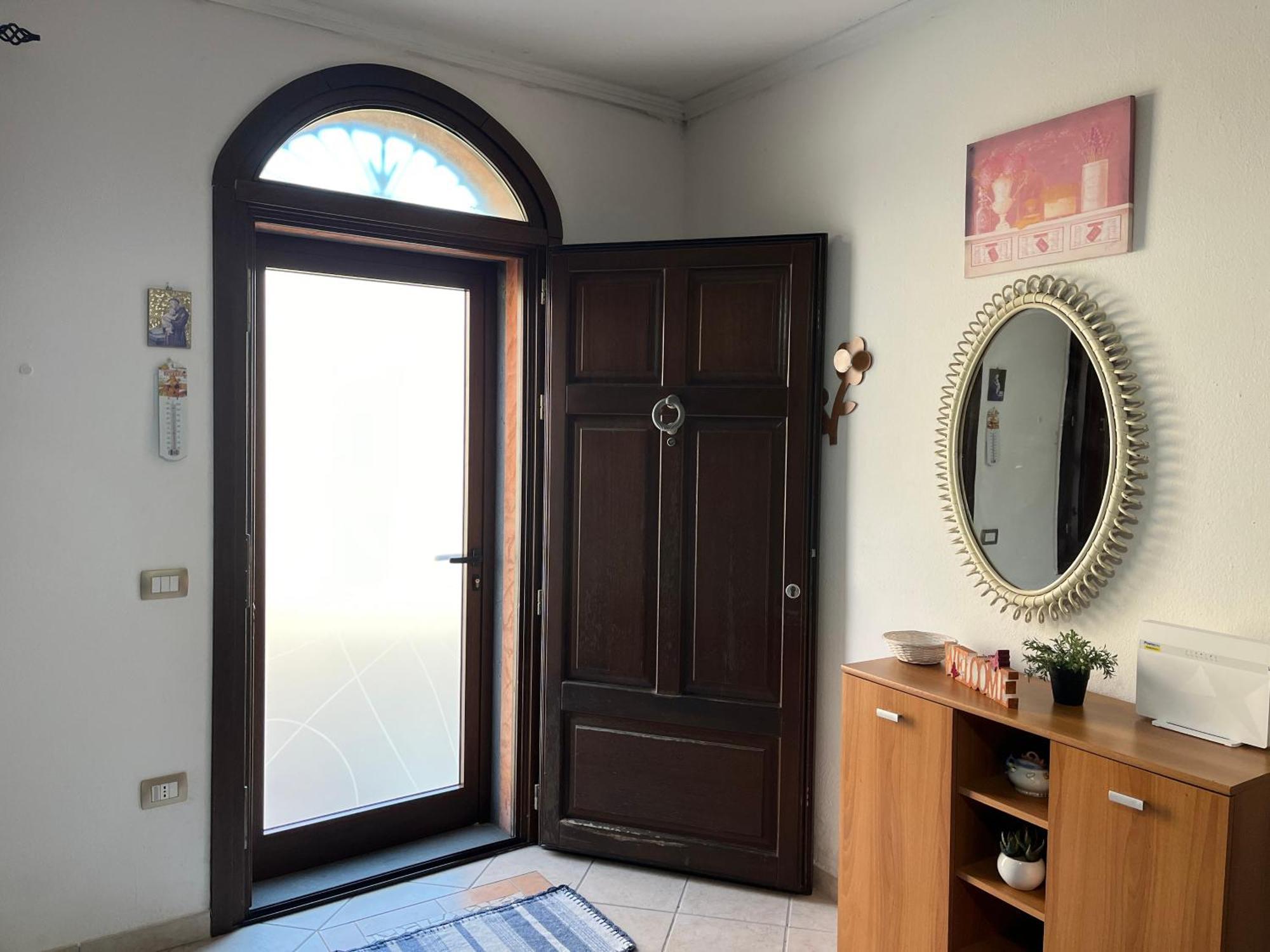 Appartamento Vacanze A 2 Piani Cabras Exterior photo